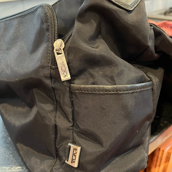 Black Tumi messenger bag - Picture 4 of 5
